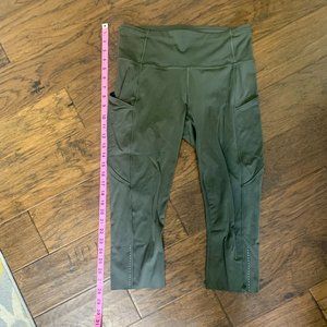 Olive Green Lululemon cropped leggings size 8
